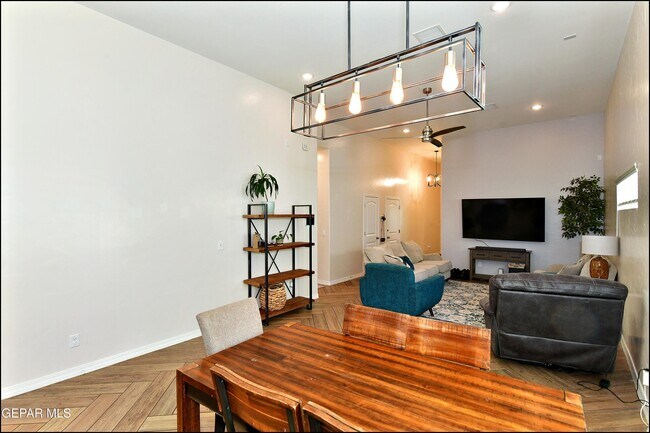 Building Photo - 2225 Tierra Delmonte Dr