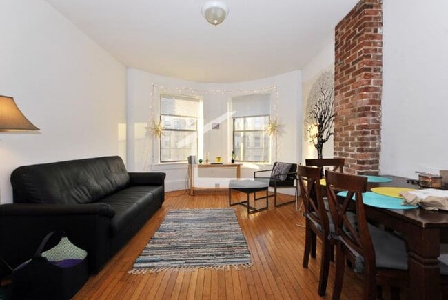 Building Photo - 852 Huntington Ave