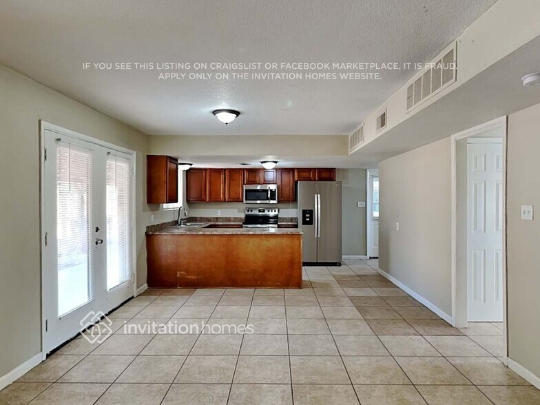 Building Photo - 1344 E Marilyn Ave