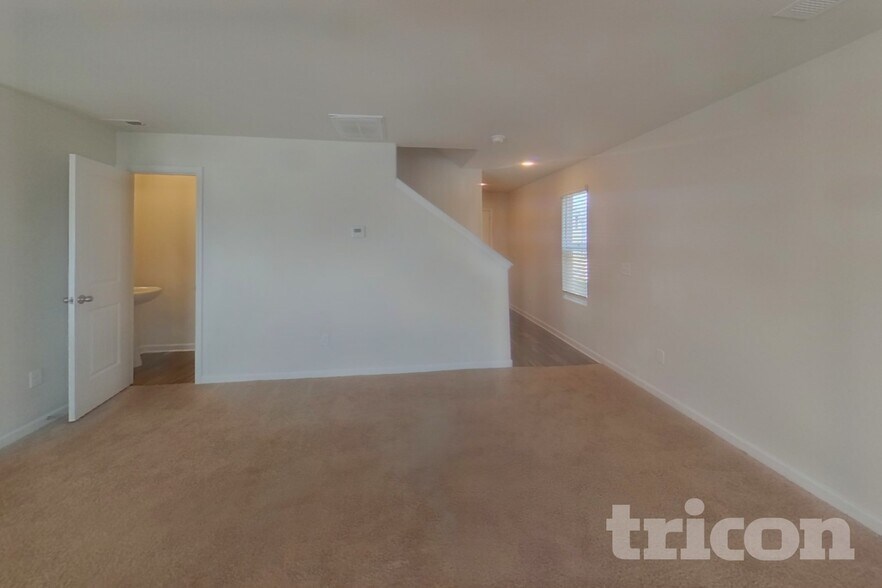 Building Photo - 4012 Reinfield Dr