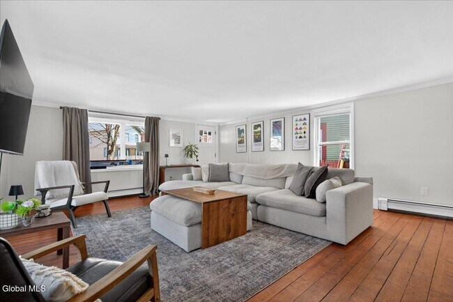 Building Photo - 106 Van Dam St