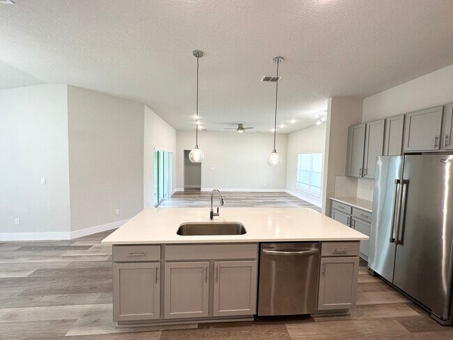 Building Photo - 6 Slate Wood Ct