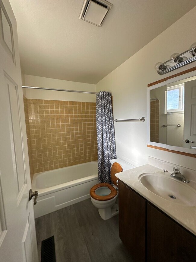 Building Photo - Spacious home with RV parking in Spanish Springs