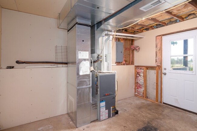 Building Photo - 1309 Pineview St