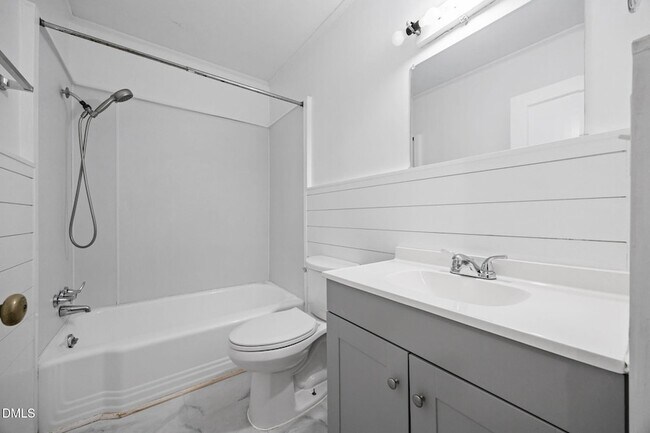 Building Photo - 1208 S 9th St