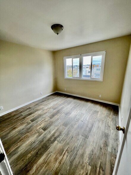 Building Photo - 354 Abbot Ave