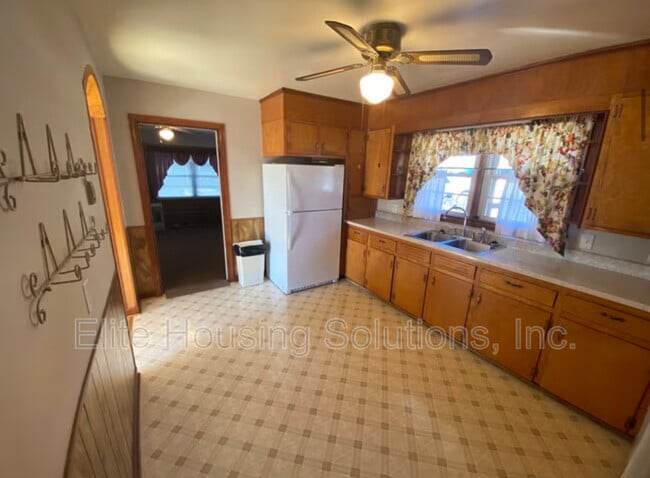 Building Photo - 410 Colonial Dr