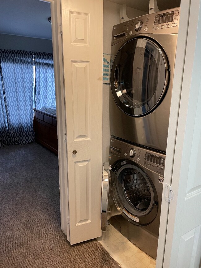 Building Photo - 7335 S Springcrest Ct