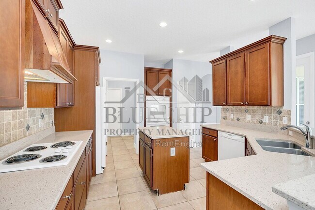 Building Photo - 10074 Iverson Dr