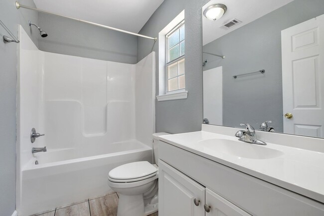 Building Photo - 4434 Gearhart Rd