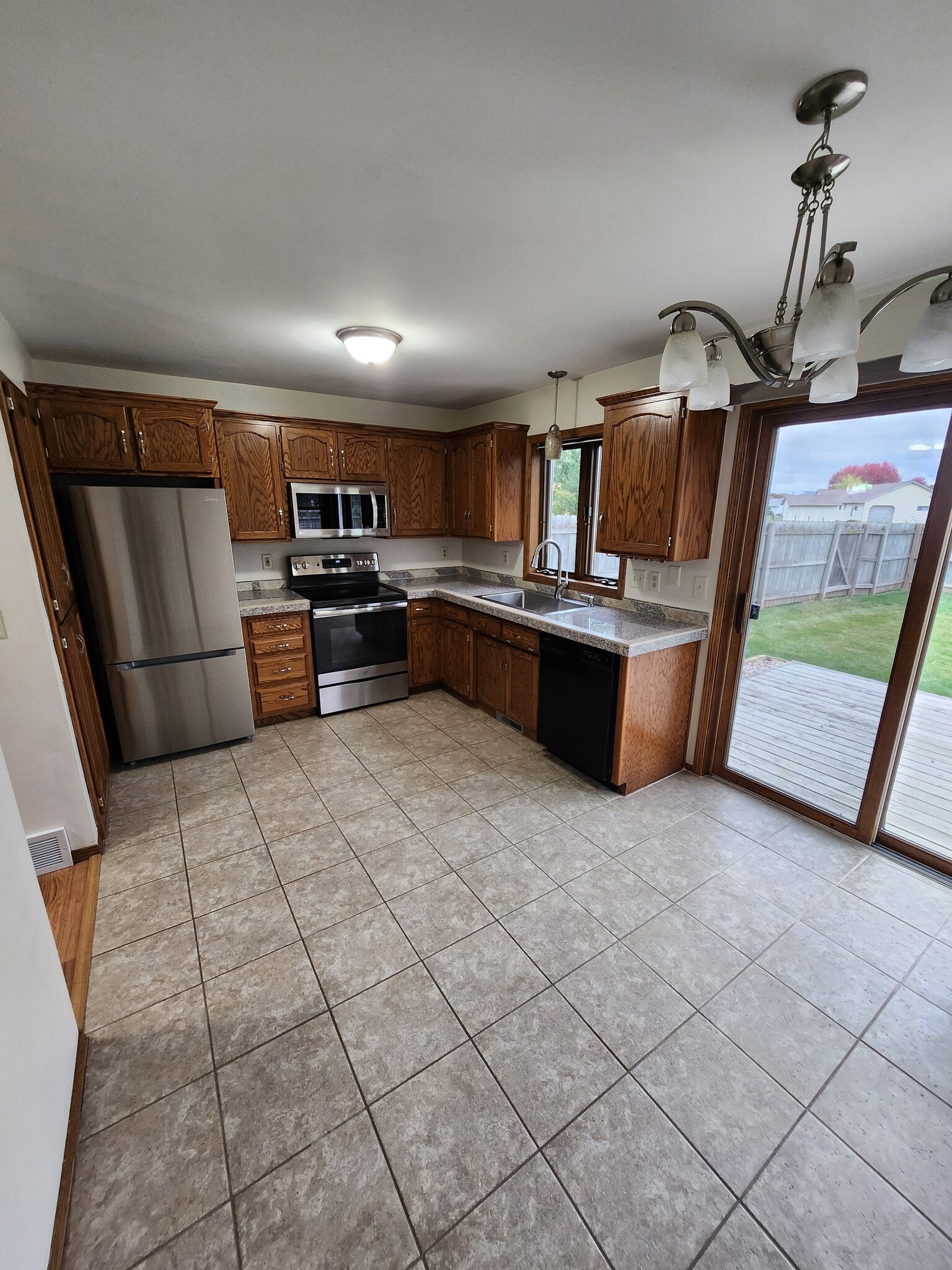 Kitchen - 3109 Manitowoc Rd
