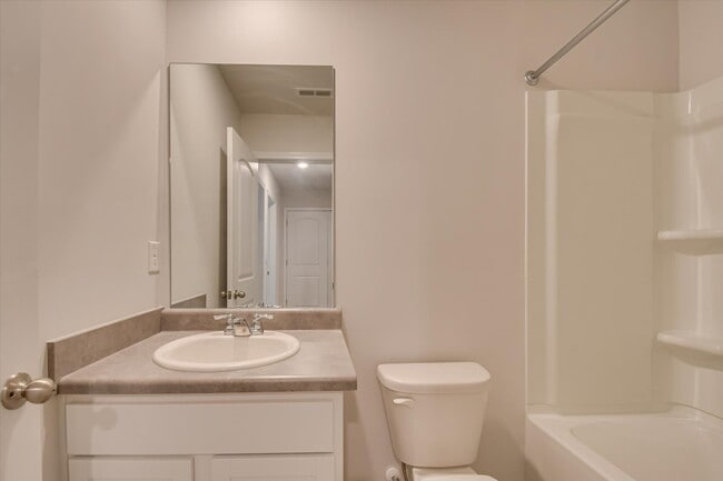 Building Photo - 4315 Newland St