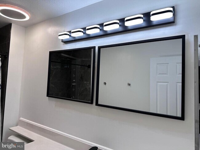 Building Photo - 5960 Millrace Ct