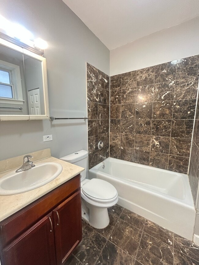 Building Photo - 505 E 44th St