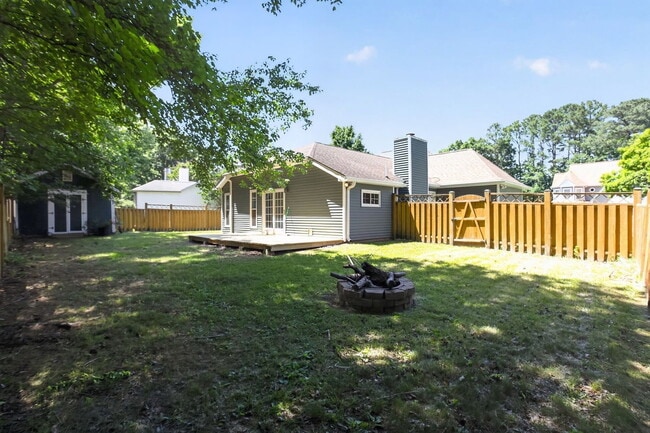 Building Photo - 47950 Mayflower Dr