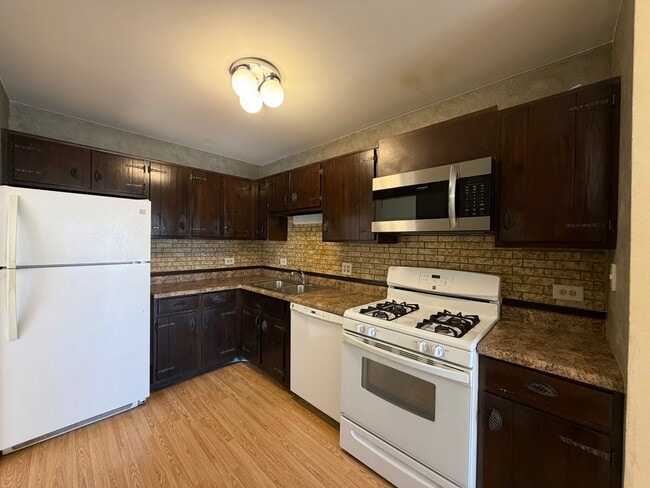 Building Photo - 380 Pierce Ct