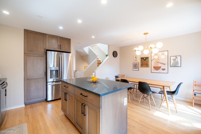 Building Photo - 1829 N Dayton St