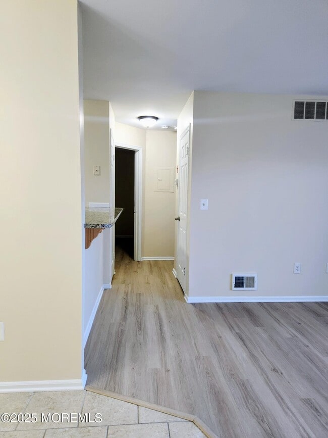 Building Photo - 9 Hackamore Ct