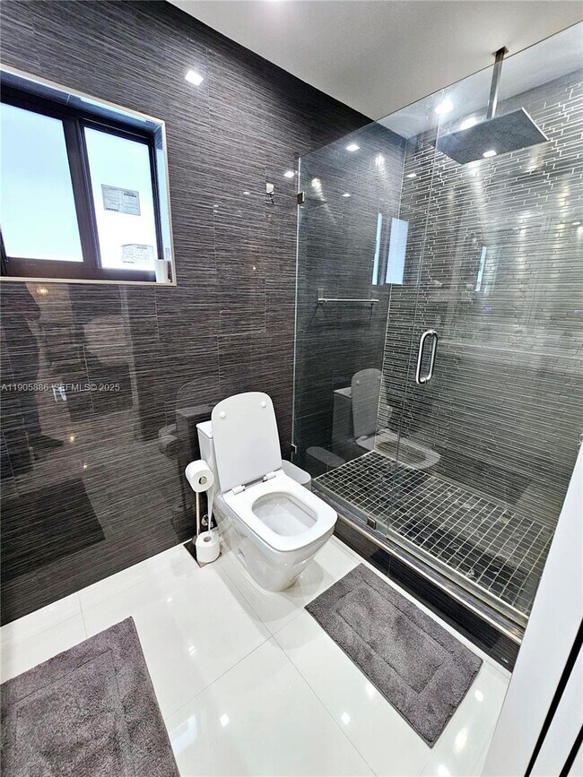 Building Photo - 16138 SW 154th Ct