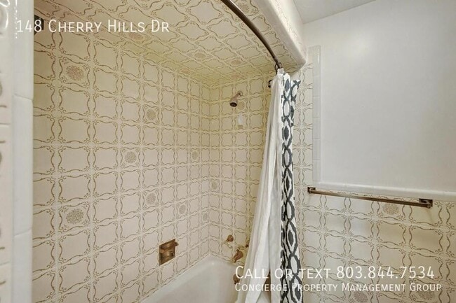 Building Photo - 148 Cherry Hills Dr