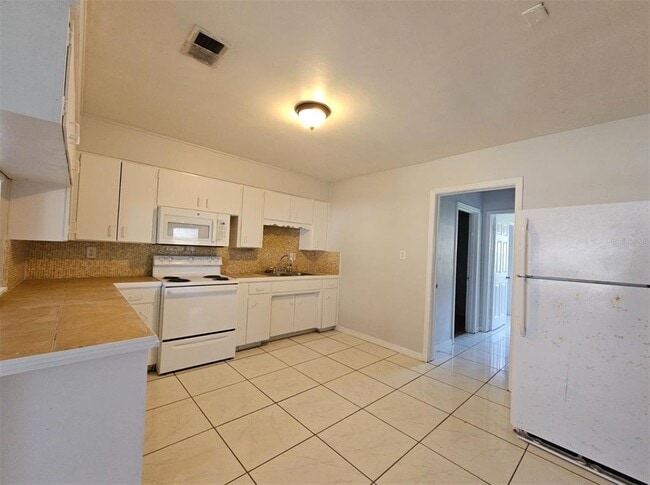 Building Photo - 2721 Doyle Cir