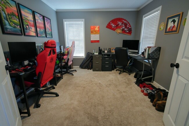 Building Photo - 218 English Walnut Dr