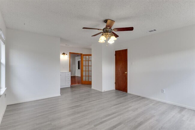 Building Photo - 10401 Wagon Gap Dr