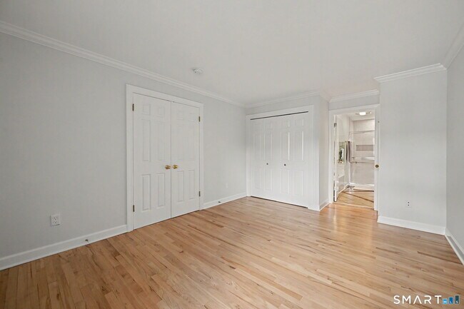 Building Photo - 123 Harbor Dr