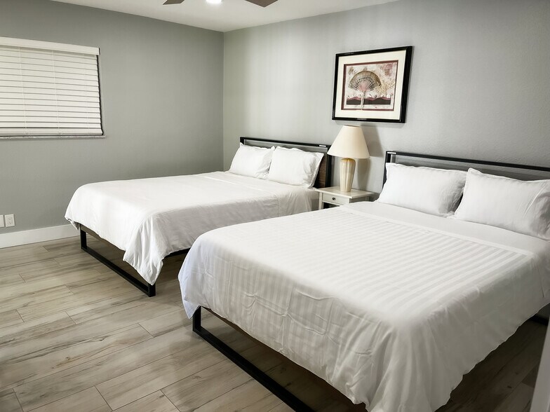 Bedroom #3 - One Cooling Gel Memory Foam Mattress, One Green Tea Memory Foam Mattress - 4540 NW 12th Dr