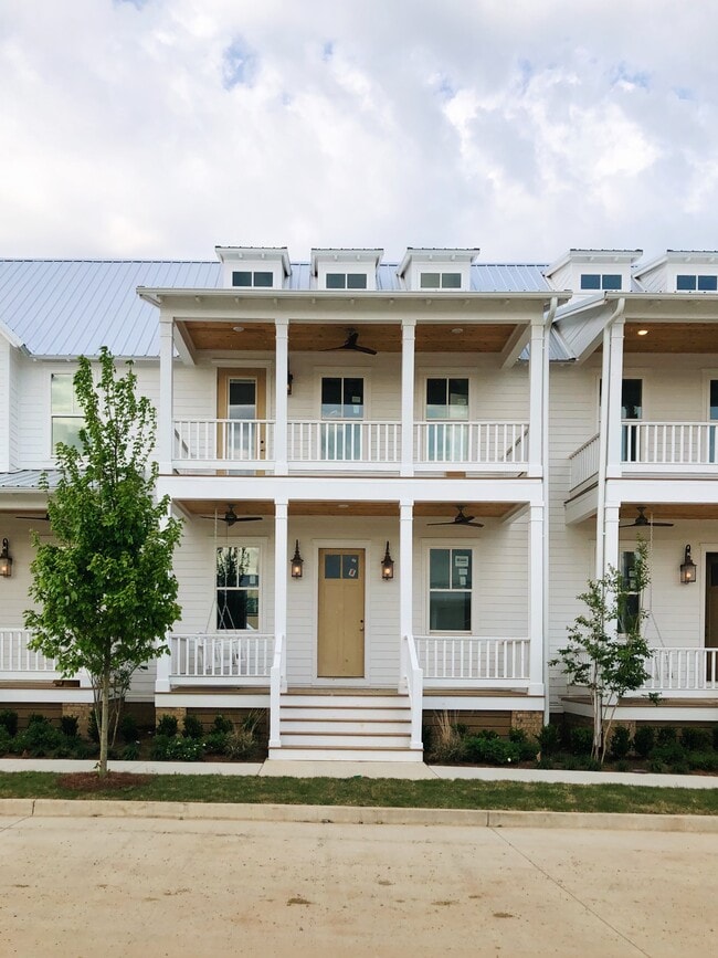 Building Photo - 2016 Loretta Parker Lane