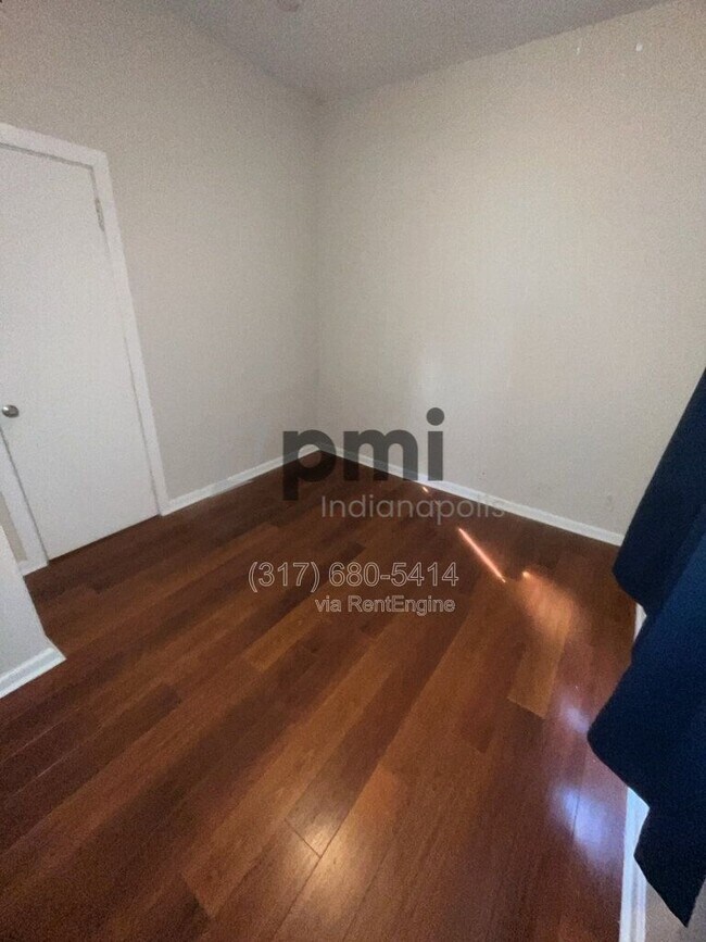 Building Photo - 402 N Delaware St