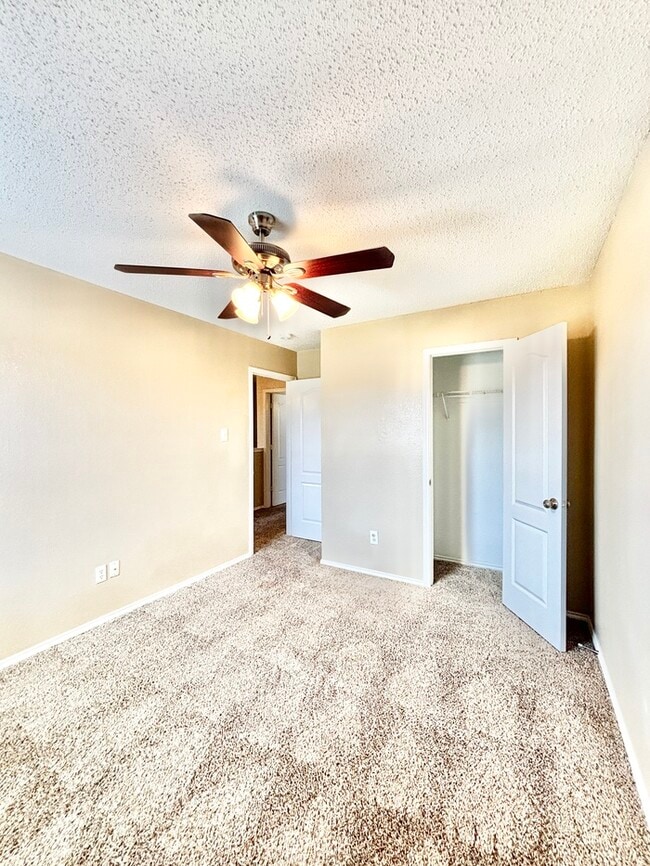 Building Photo - 319 Tioga Dr