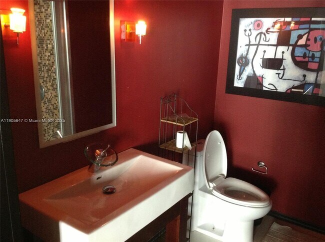 Building Photo - 690 SW 1st Ct