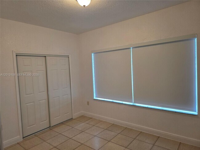 Building Photo - 1351 NW 9th Ct