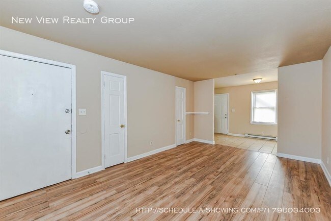 Building Photo - 1701 Remount Rd