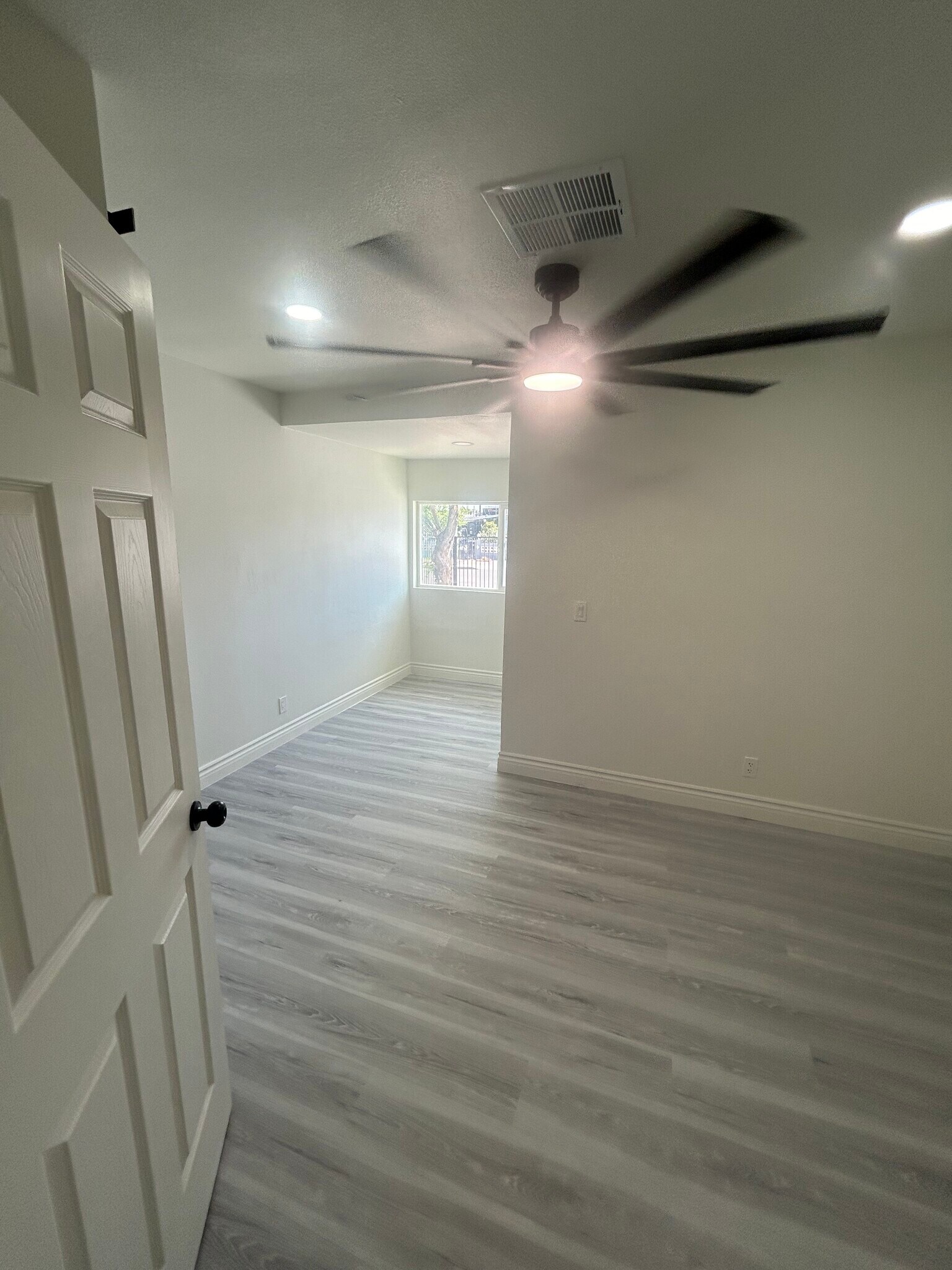 Building Photo - 210 W Monroe Ave