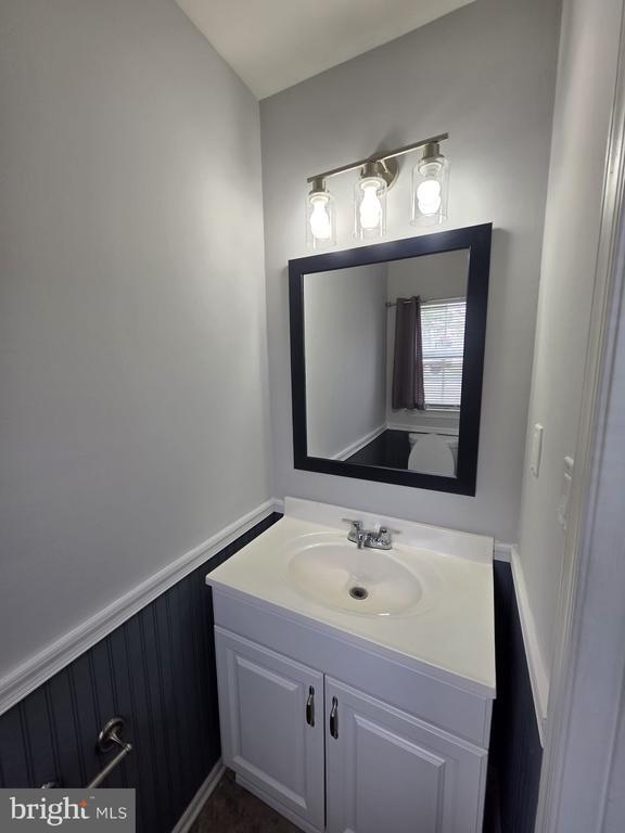 Building Photo - 8531 Southlawn Ct