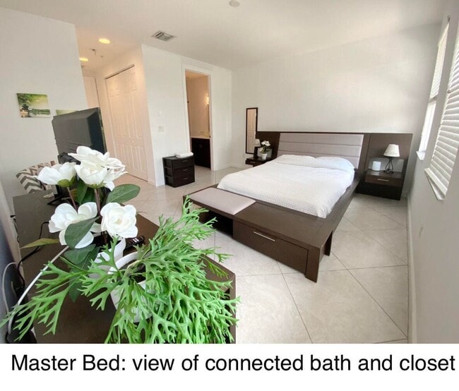 Building Photo - Luxury Townhouse West Palm Beach Gated Community two bedroom three bathrooms!