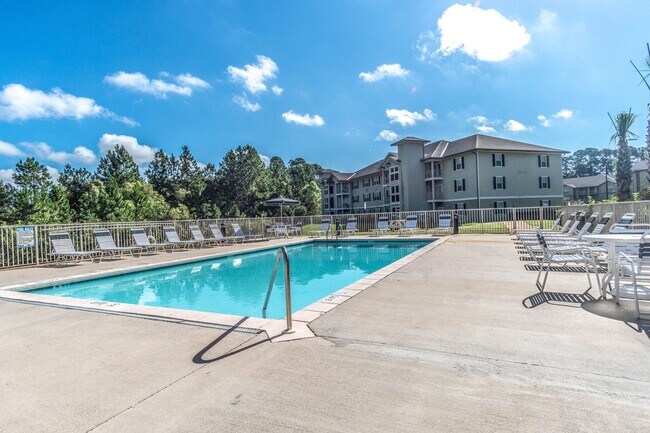 Building Photo - Beautiful Two Bedroom Apartment in Fort Walton Beach!