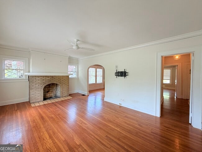 Building Photo - 557 Manford Rd SW