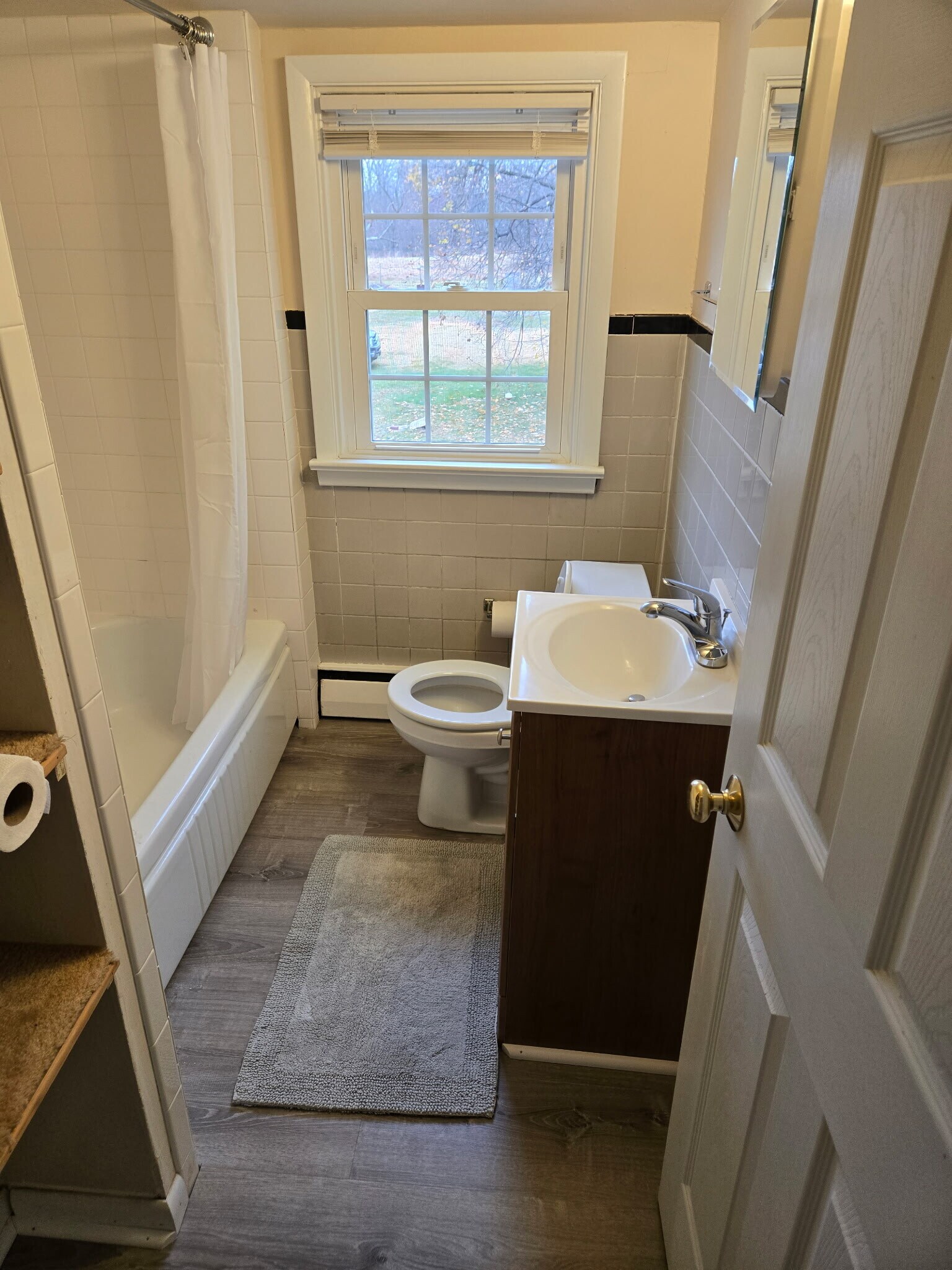 Bathroom - 3929 Township Line Rd