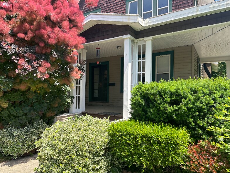 Primary Photo - 705 Hudson Ave