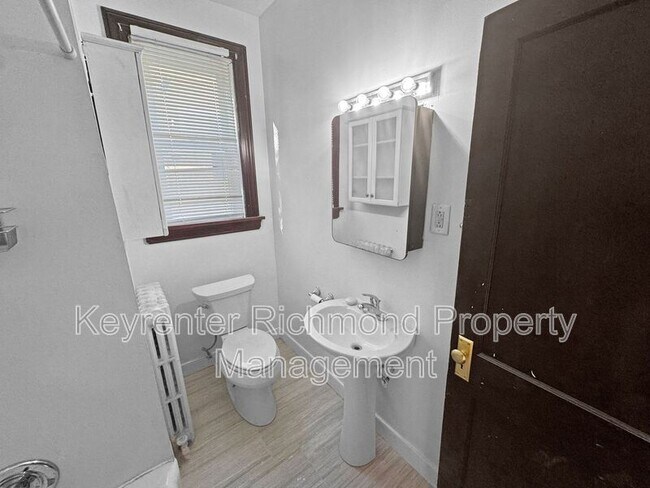 Building Photo - 2806 Hawthorne Ave