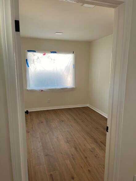 Building Photo - 2510 Glen Green St