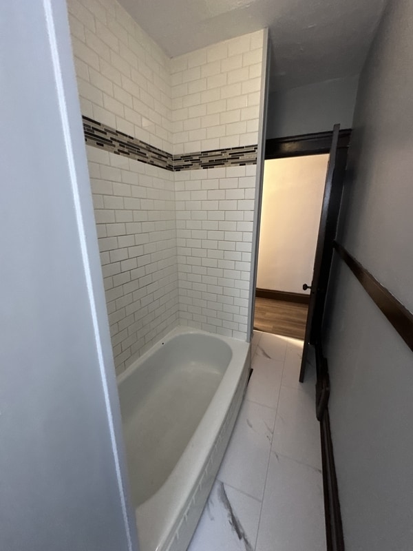 Building Photo - 1557 Cohassett Ave