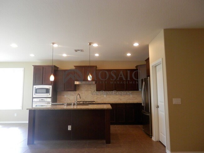 Building Photo - 1463 E Prescott Pl