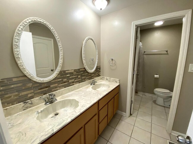 Building Photo - 1987 Franklin Pl