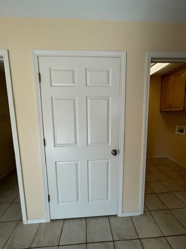 Building Photo - 4 Bedroom Home in SE Springfield!
