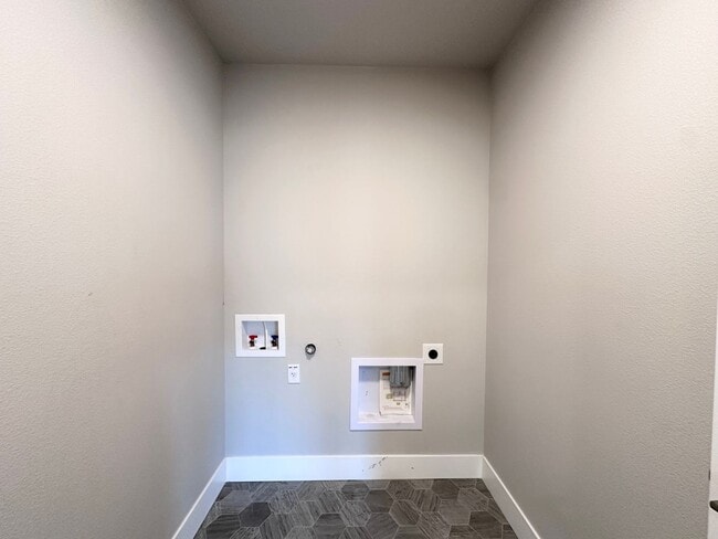 Building Photo - Beautiful Home in Desirable Monterey Estates – Happy Valley