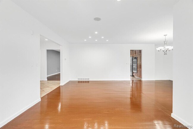 Building Photo - 36939 Heatherton Dr